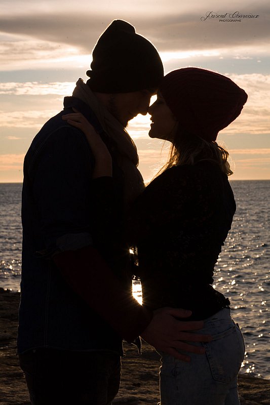Photos de couple sur le bord de mer - Marsei